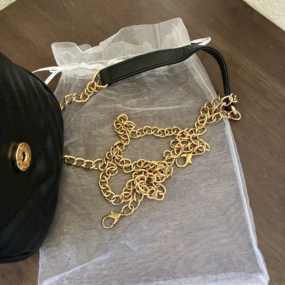 Stylish Black Quilted Kids Bag with Gold Chain - Picture 4 of 4